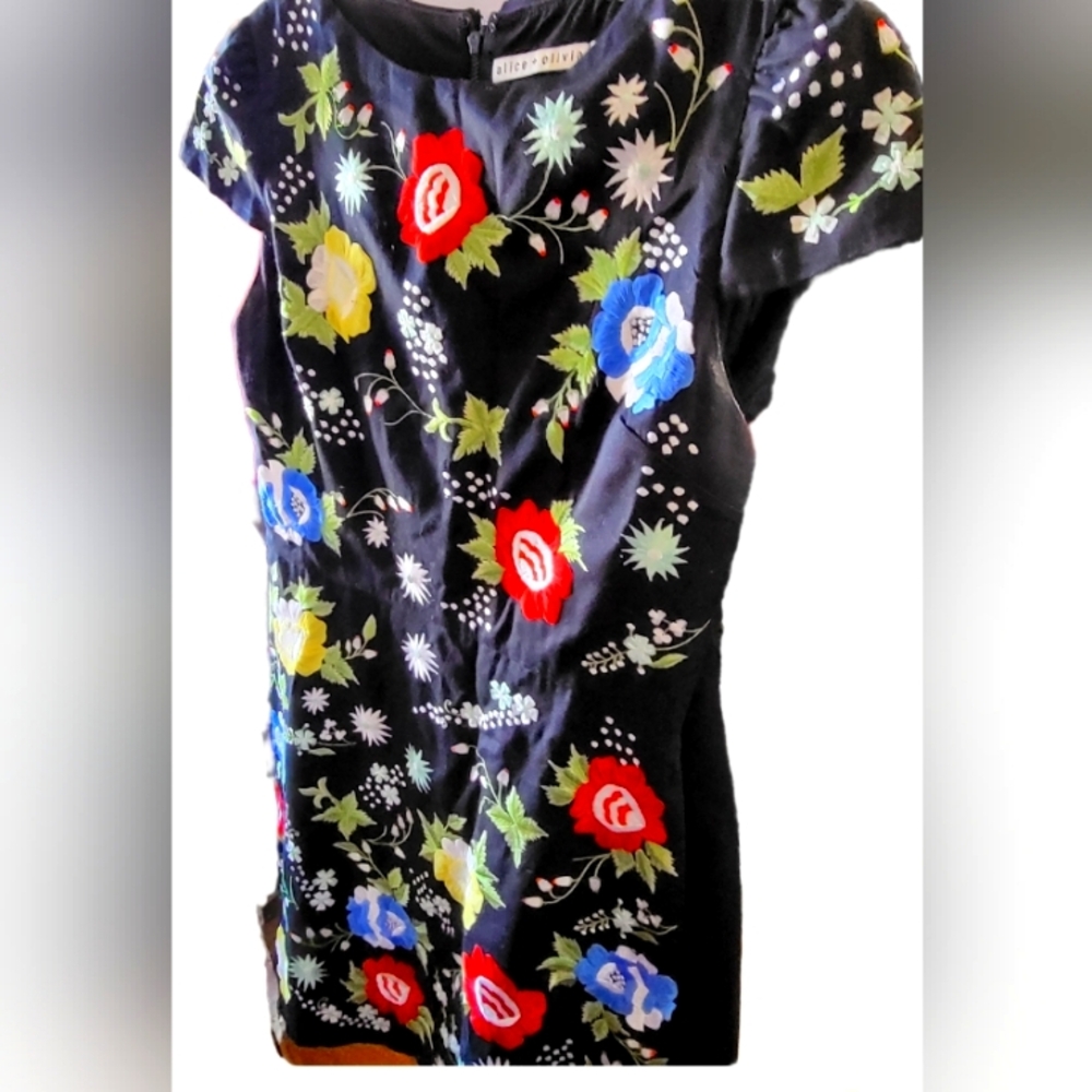 Alice + Olivia Floral Embroidered Black Dress Size 6